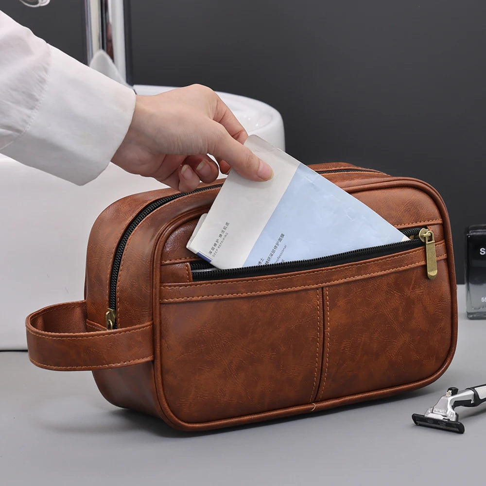 Men’s Vintage Leather Hanging Toiletry Bag